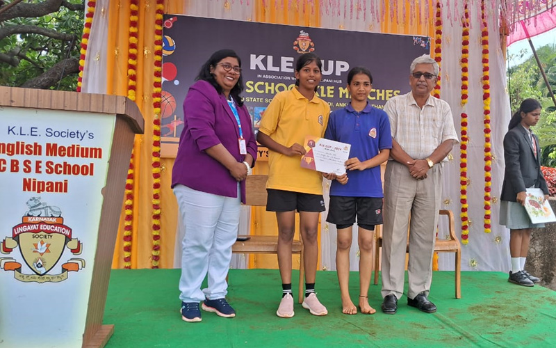 Inter – school ‘KLE CUP’ was organized by Nippani school