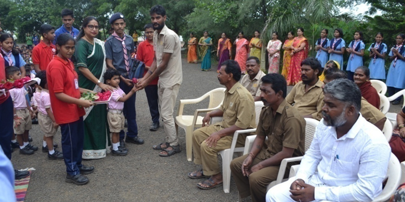 Felicitation  of Muncipal workers